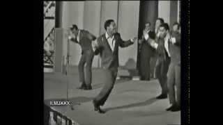 THE FOUR TOPS  I CANT HELP MYSELF SUGAR PIE HONEY BUNCH LIVE PARIS FRANCE 1967 [upl. by Granger]